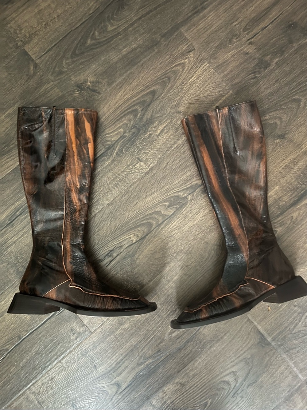 Miista Pats Tall Boots NEW!
Size 8 - Picture 3 of 6